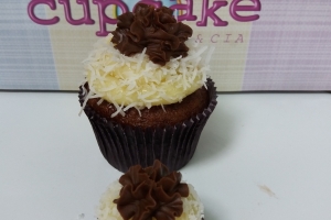 cupcake-minicupcake-prestigio-coco-com-chocolate-florianopolis-05